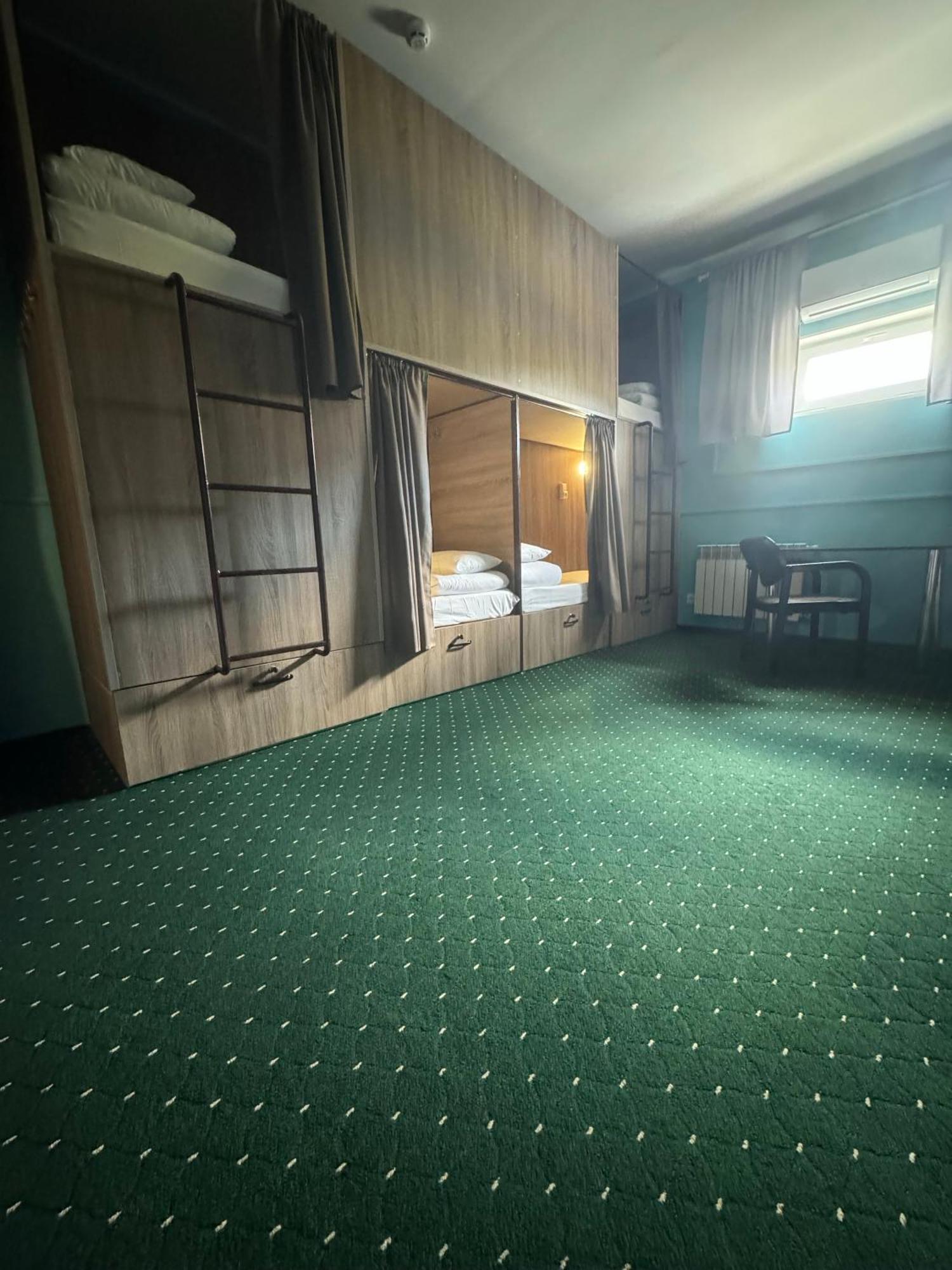 All Eyes Hostel Kamyanets-Podilski Dış mekan fotoğraf