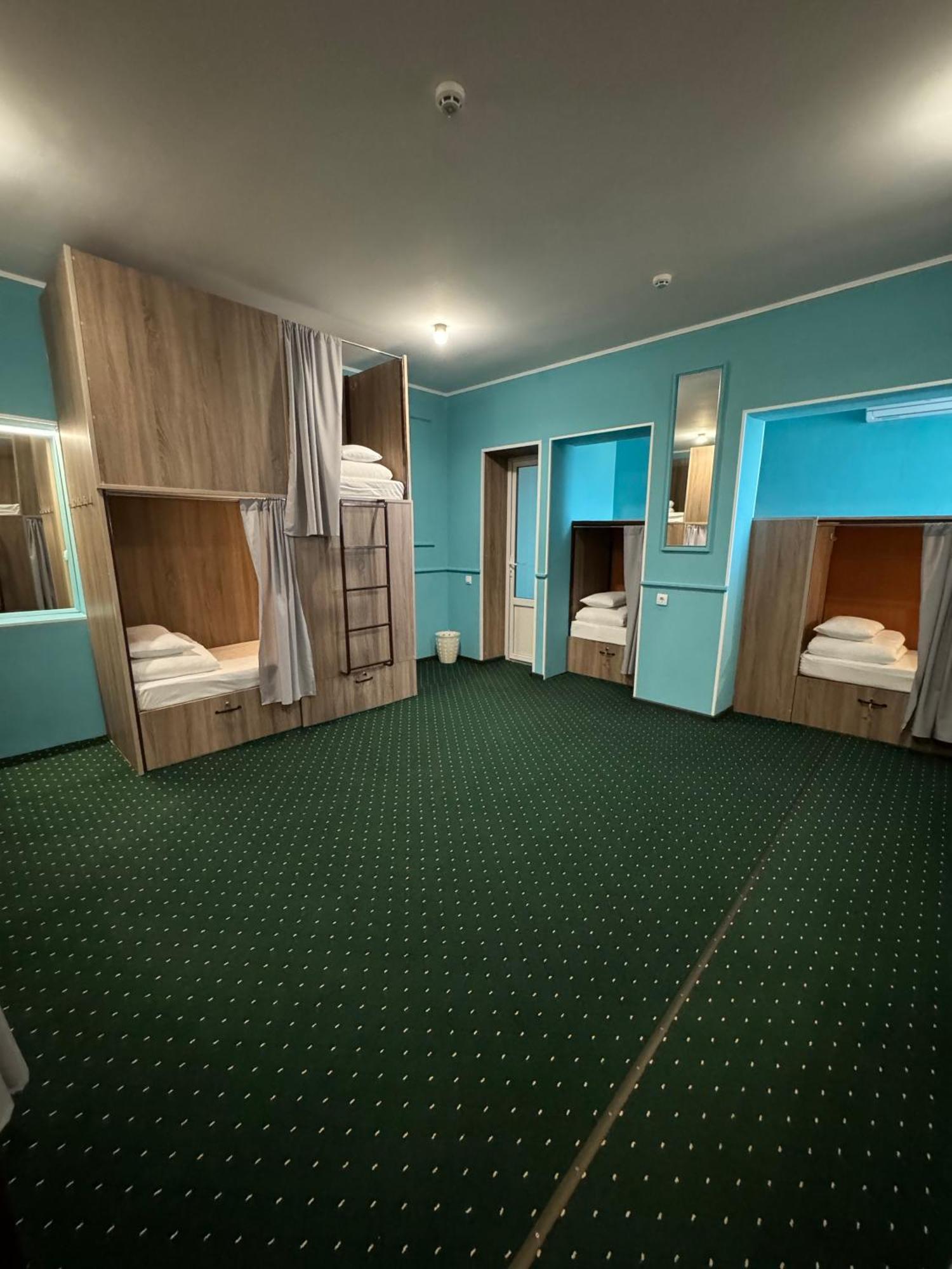 All Eyes Hostel Kamyanets-Podilski Dış mekan fotoğraf