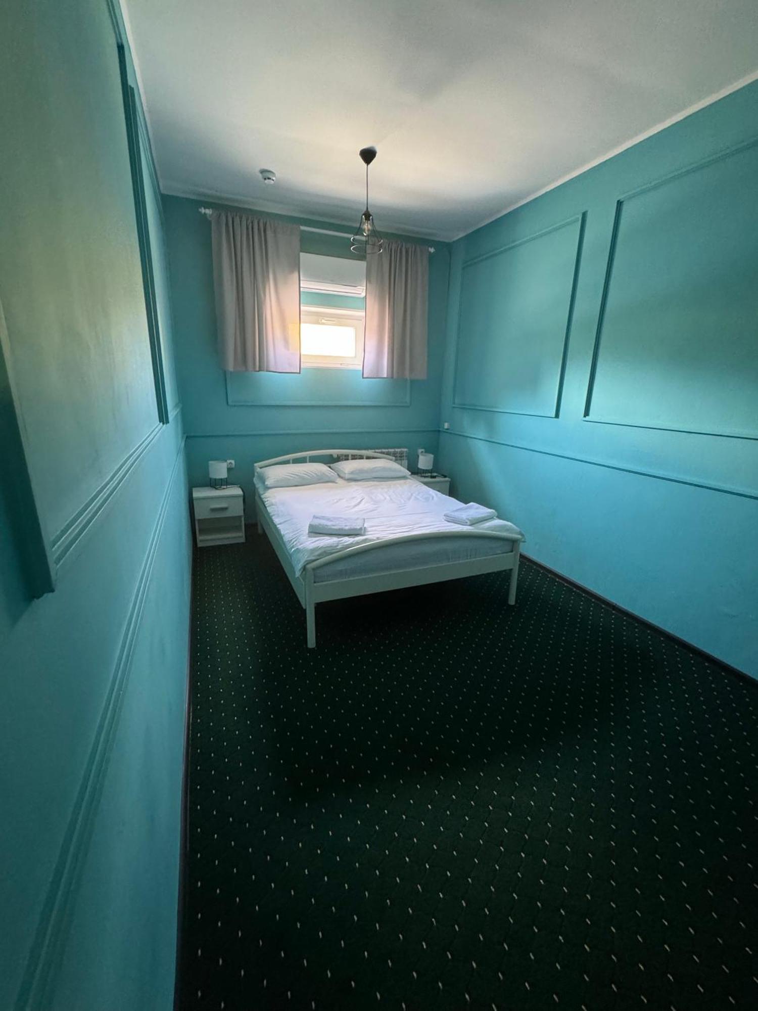 All Eyes Hostel Kamyanets-Podilski Dış mekan fotoğraf