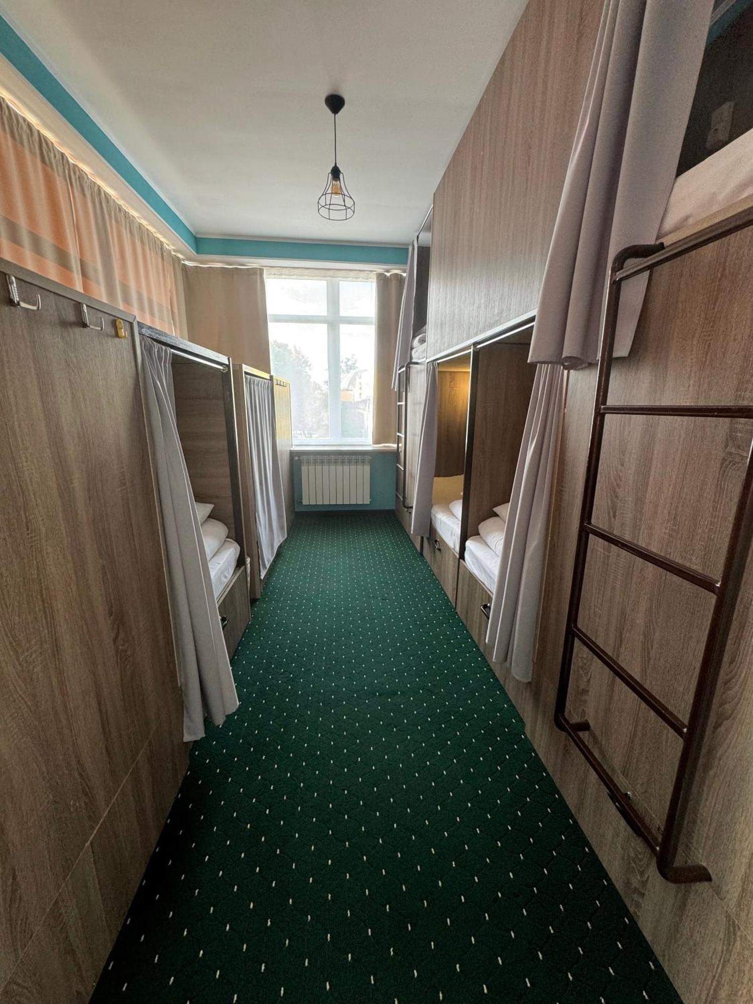 All Eyes Hostel Kamyanets-Podilski Dış mekan fotoğraf
