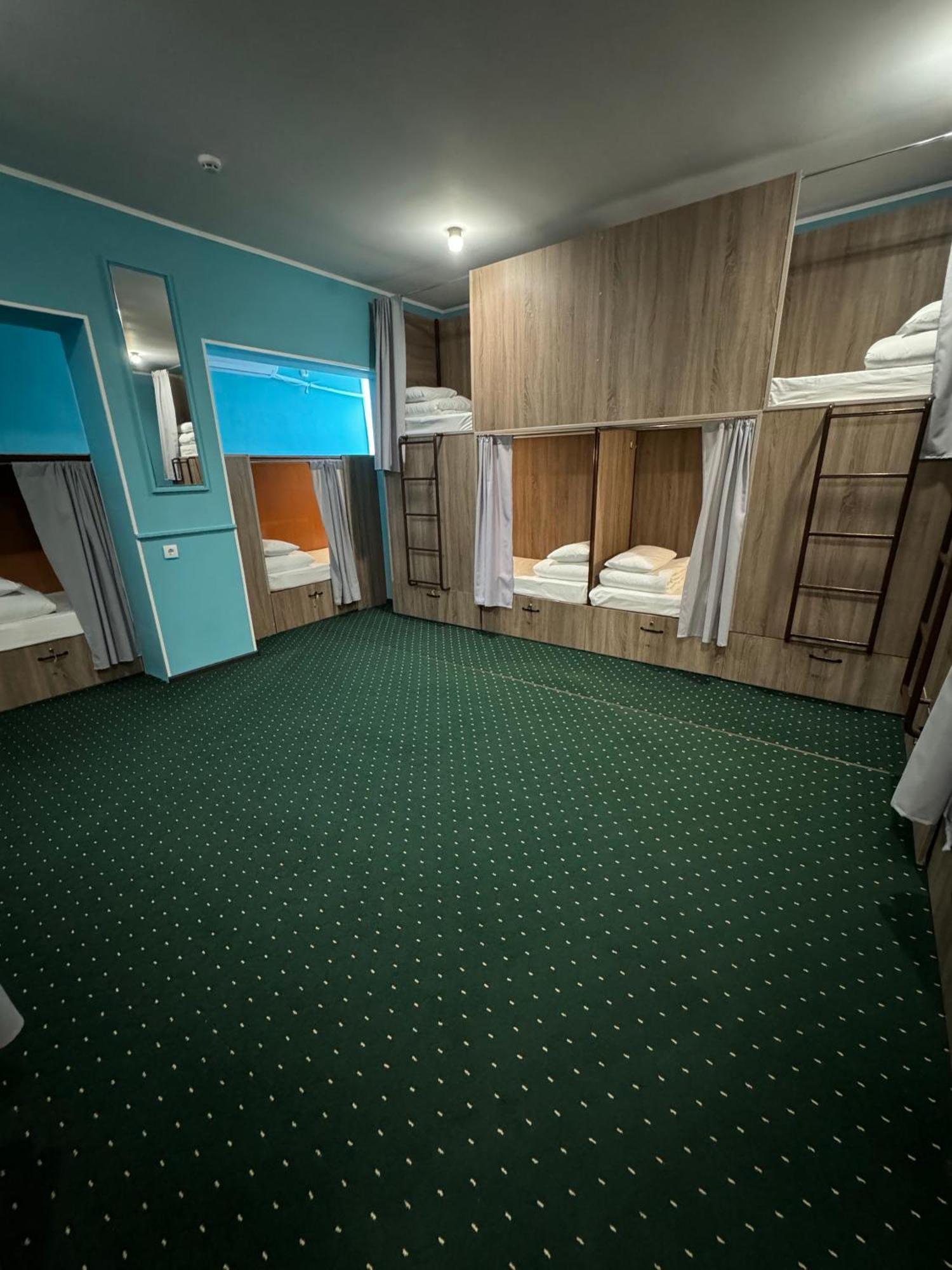 All Eyes Hostel Kamyanets-Podilski Dış mekan fotoğraf