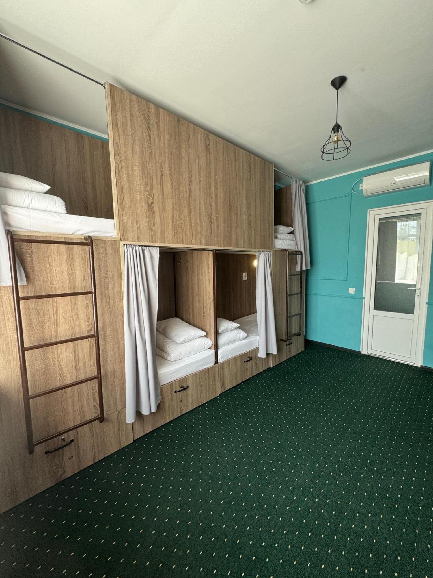All Eyes Hostel Kamyanets-Podilski Dış mekan fotoğraf